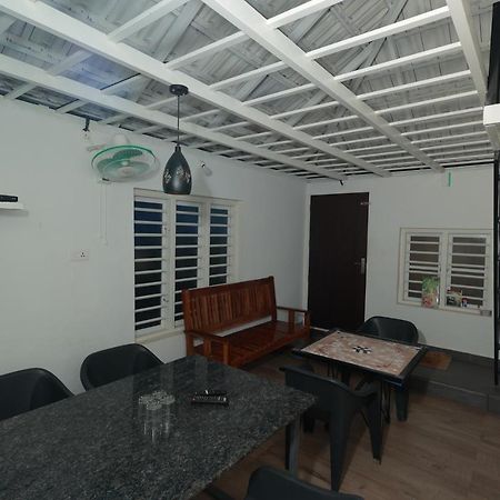 Babu'S Homestay By Lexstays Mananthavady Exterior foto